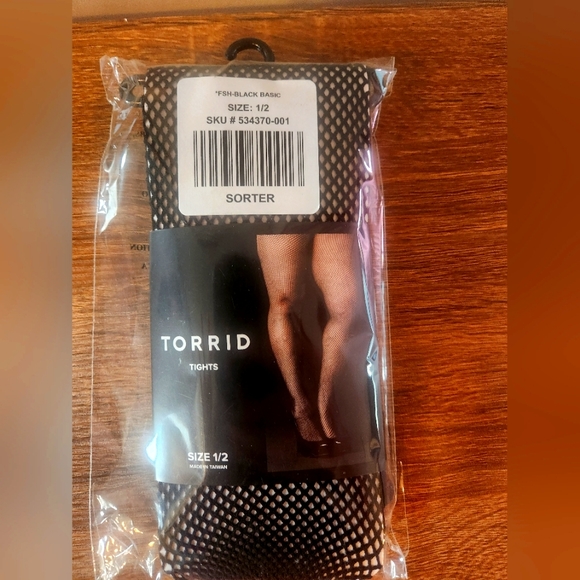 🆕️ NWT Black Net Tights Torrid Size 1/2 - Picture 2 of 6